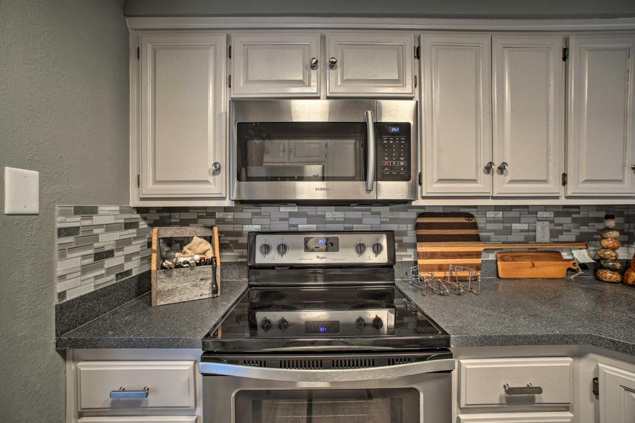 Renovated Lakefront Escape With Private Dock And Deck! ベラ・ビスタ エクステリア 写真