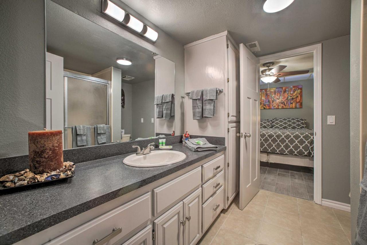 Renovated Lakefront Escape With Private Dock And Deck! ベラ・ビスタ エクステリア 写真